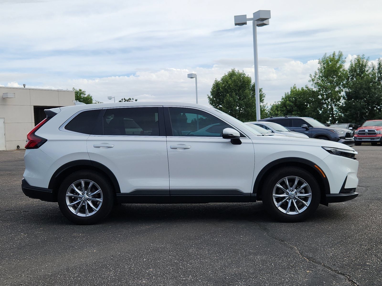 Used 2024 Honda CR-V EX-L image 6