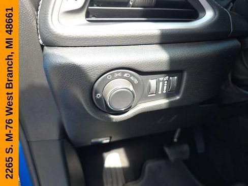 New 2027 Chrysler Pacifica Select AWD/4WD image 16