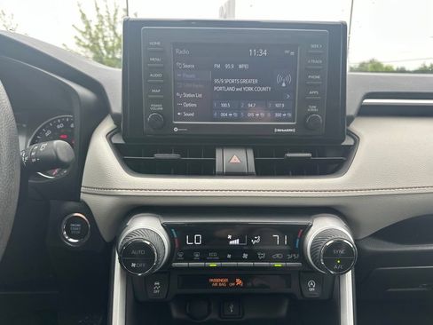 Used 2022 Toyota RAV4 XLE w/ Convenience Package AWD/4WD image 19