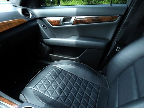 Used 2014 Mercedes-Benz C 250 Sedan image 12