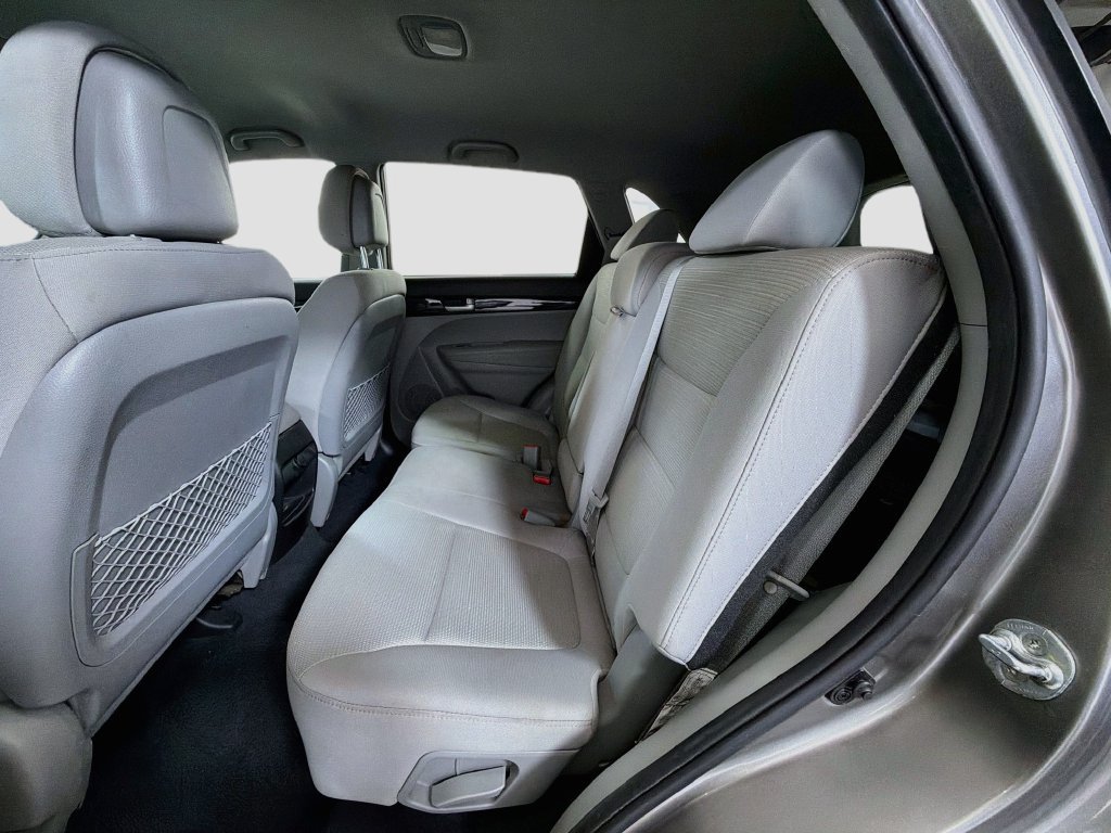 Used 2015 Kia Sorento LX FWD image 23