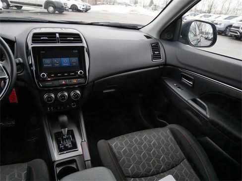 Used 2024 Mitsubishi Outlander Sport LE image 12