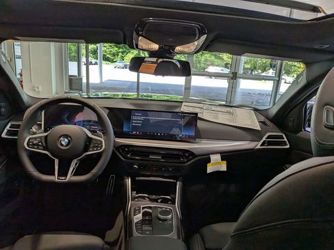 New 2026 BMW 330i xDrive Sedan w/ M Sport Package AWD/4WD image 18