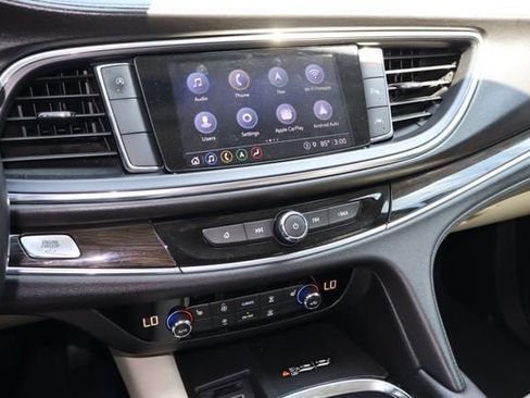 Used 2022 Buick Enclave Essence w/ Experience Buick Package FWD image 8