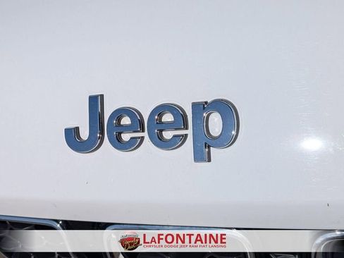 Certified 2023 Jeep Grand Cherokee Overland image 9