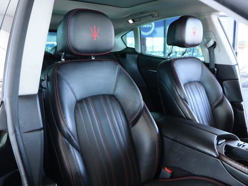 Used 2017 Maserati Levante w/ Luxury Package image 36