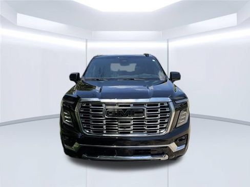 Used 2025 GMC Yukon Denali w/ Denali Reserve Package AWD/4WD image 3