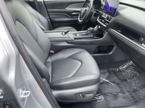 Used 2025 Toyota Grand Highlander FWD image 47