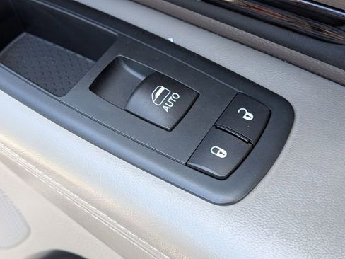 Used 2012 Dodge Durango Crew RWD image 40