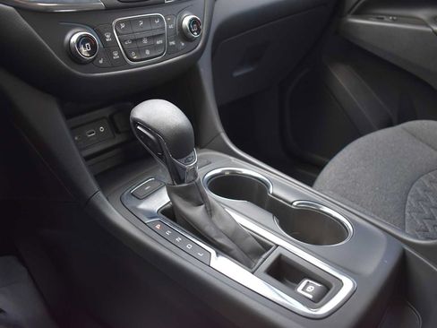 Used 2023 Chevrolet Equinox LT AWD/4WD image 24