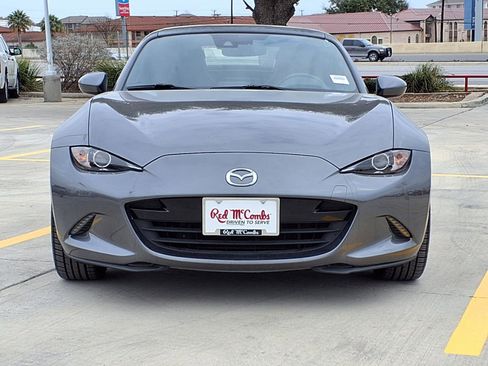 Used 2019 MAZDA MX-5 Miata RF Grand Touring image 2
