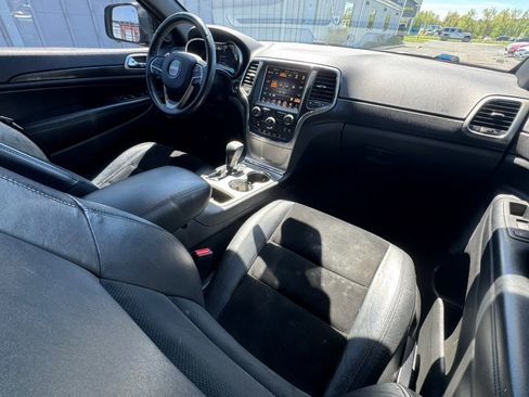 Used 2017 Jeep Grand Cherokee Altitude AWD/4WD image 24