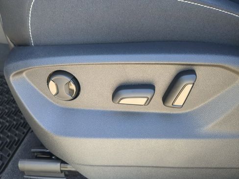 New 2025 Volkswagen Atlas SE image 14