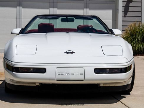 Used 1991 Chevrolet Corvette Convertible RWD image 13