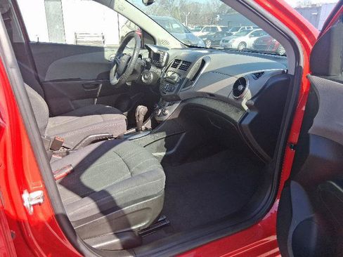 Used 2015 Chevrolet Sonic LT image 17