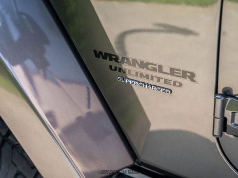 Used 2016 Jeep Wrangler Unlimited Rubicon w/ Connectivity Group image 97