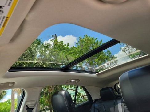 Used 2021 Buick Envision Essence w/ Technology Package I FWD image 18