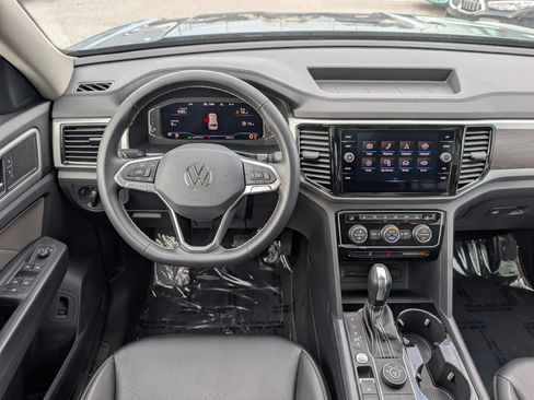 Used 2023 Volkswagen Atlas SE w/ Panoramic Sunroof Package AWD/4WD image 18