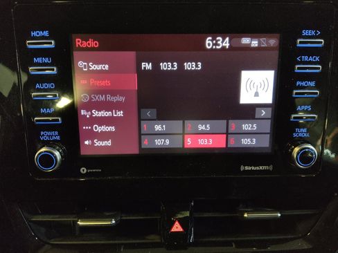 Used 2022 Toyota Camry SE FWD image 25