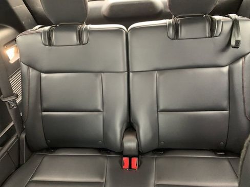 Used 2025 Ford Explorer ST-Line image 12