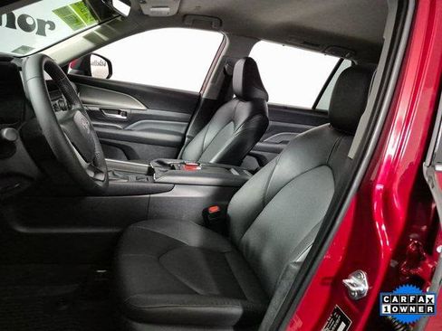 Used 2024 Toyota Grand Highlander XLE image 19