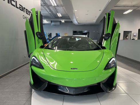 Used 2019 McLaren 570S Spider image 16