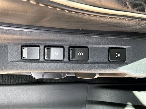 Used 2016 Volvo XC60 T6 R-Design image 33