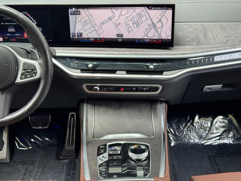 Used 2023 BMW X7 xDrive40i w/ Executive Package AWD/4WD image 25
