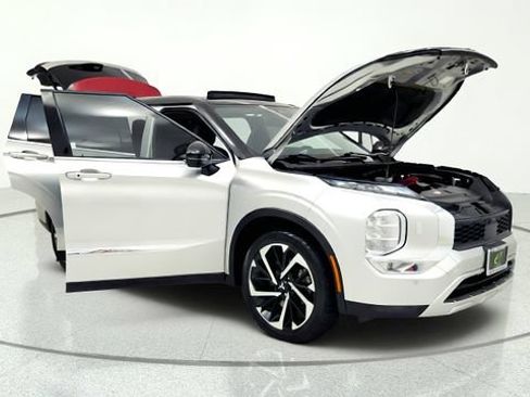 Used 2022 Mitsubishi Outlander SE AWD/4WD image 11