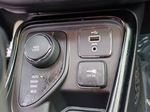 Certified 2018 Jeep Compass Limited image 31