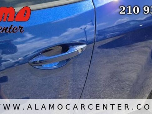 Used 2016 Hyundai Veloster w/ Option Group 02 FWD image 10