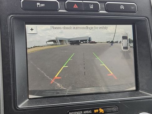 Used 2018 Ford Expedition XLT w/ Equipment Group 202A RWD image 17