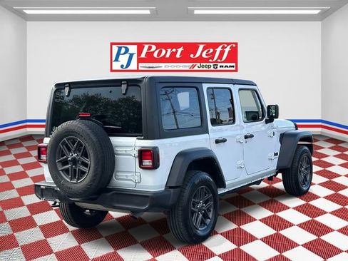 Used 2024 Jeep Wrangler Unlimited Sport AWD/4WD image 4