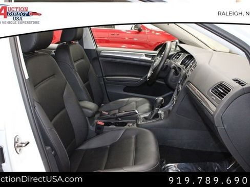 Used 2017 Volkswagen Golf Alltrack SE image 17