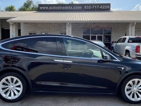 Used 2020 Tesla Model X Long Range AWD/4WD image 5