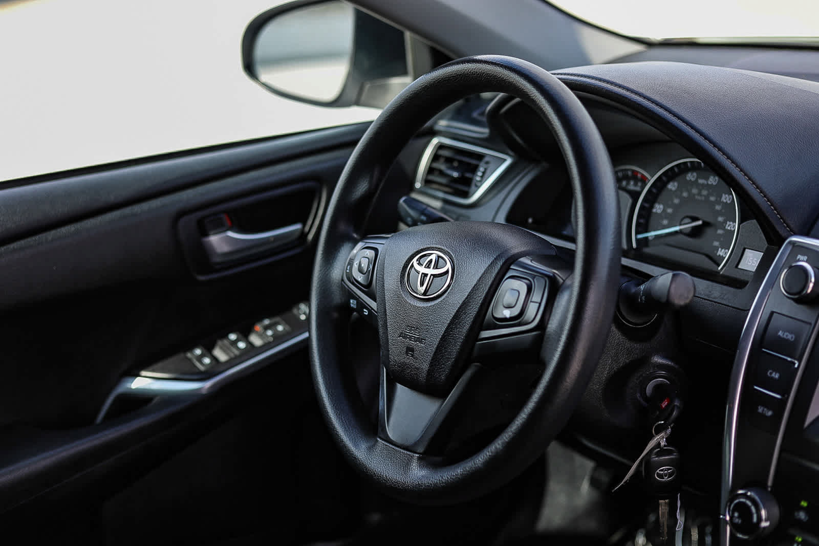 Used 2015 Toyota Camry LE FWD image 15