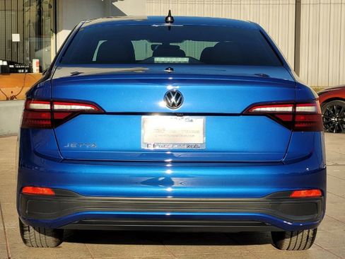 Used 2023 Volkswagen Jetta Sport image 6