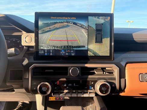 Used 2025 Toyota 4Runner Limited image 15