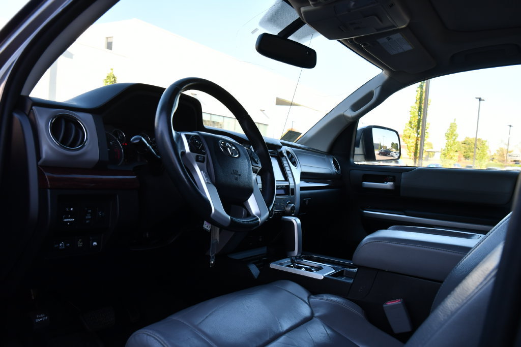 Used 2015 Toyota Tundra Limited w/ Limited Premium Package AWD/4WD image 18