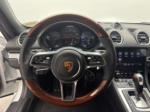 Certified 2025 Porsche 718 Boxster RWD image 10