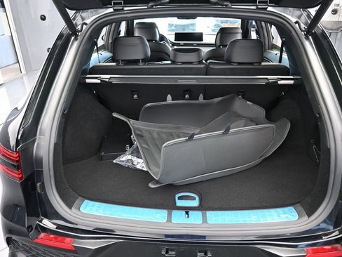 Used 2024 Genesis GV70 2.5T w/ Sport Prestige Package image 48