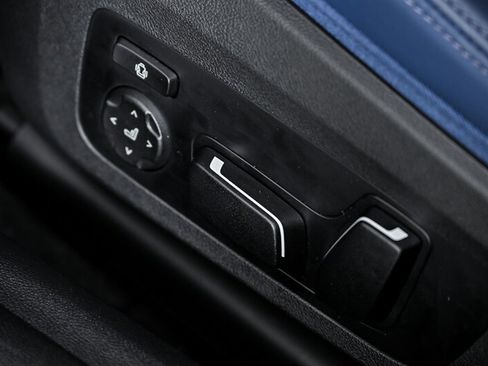 Used 2025 BMW M4 xDrive Competition AWD/4WD image 24