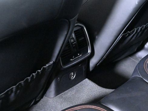 Certified 2022 Porsche Macan AWD/4WD image 20