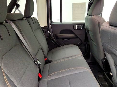 Used 2025 Jeep Wrangler Unlimited Sahara w/ Safety Group AWD/4WD image 23