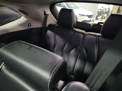 Used 2023 Acura MDX SH-AWD w/ Advance Package image 9