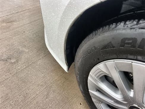 Used 2022 Toyota Prius L Eco image 23