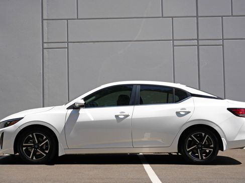 Used 2024 Nissan Sentra SV w/ All-Weather Package FWD image 8