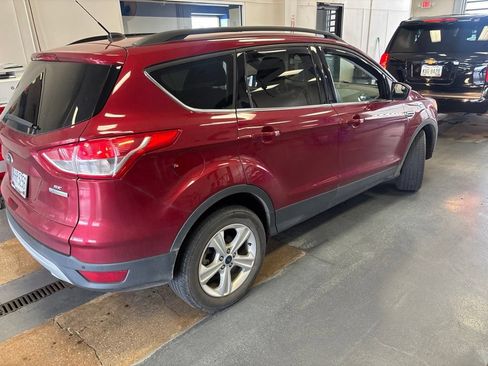 Used 2016 Ford Escape SE w/ Equipment Group 201A FWD image 8