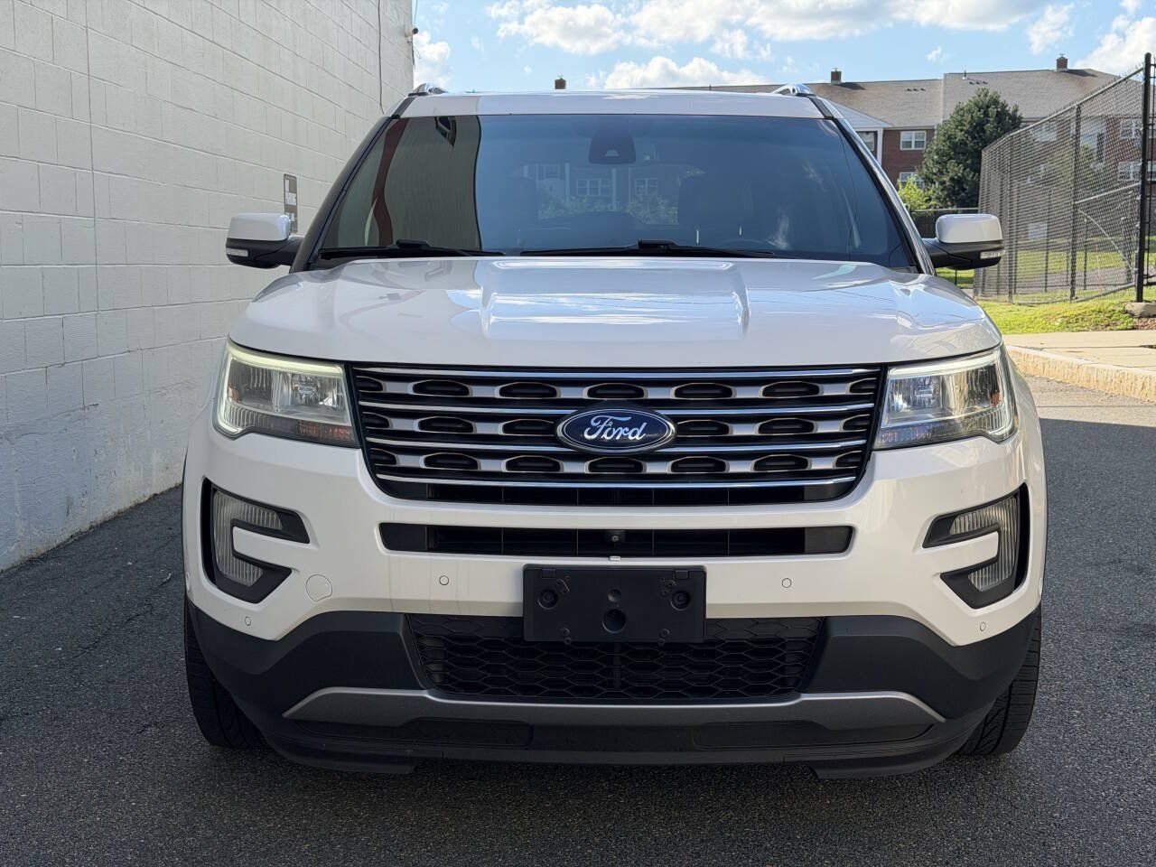 Used 2017 Ford Explorer Limited w/ Equipment Group 301A AWD/4WD image 8
