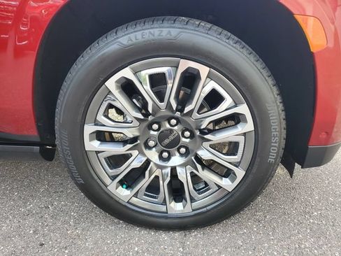 Used 2024 GMC Yukon Denali Ultimate AWD/4WD image 5